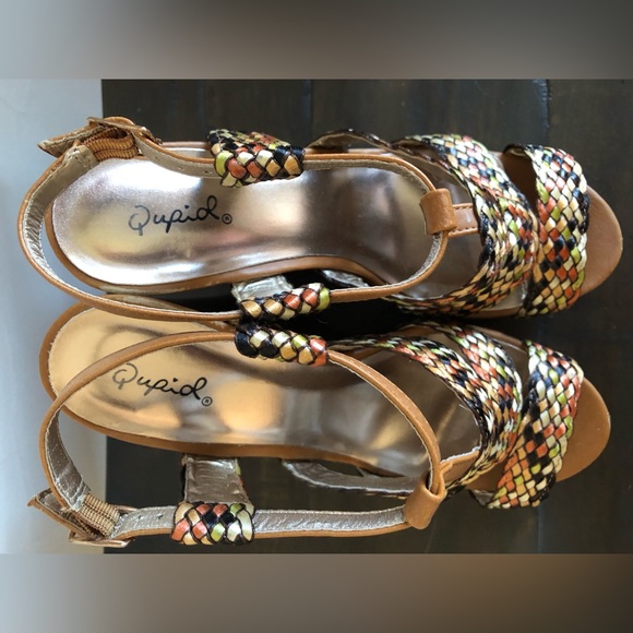 5 1/2” platform sandals size 9 - Picture 3 of 9